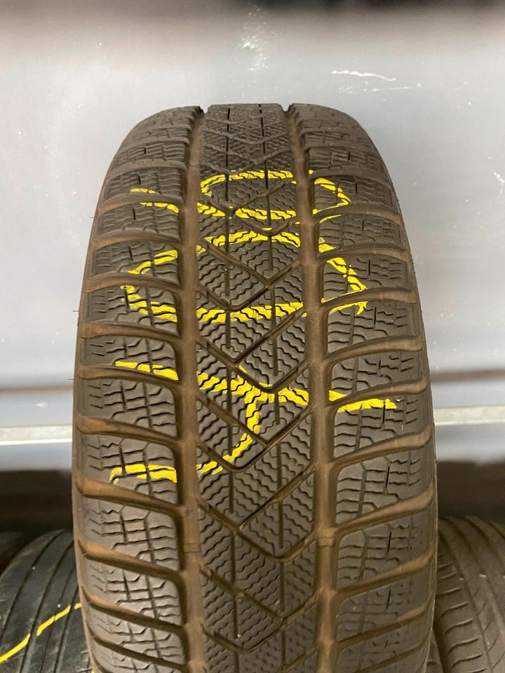 1 Winterreifen 225 45 R18 95H Pirelli Runflat DOT 1722 Profil 7mm in Euskirchen