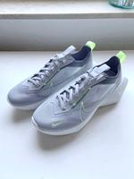 Nike Vista Lite Sport Schuhe Gr 40 Turnschuhe Sneakers NEU Sport Nordrhein-Westfalen - Erkrath Vorschau
