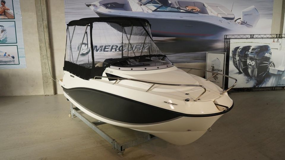 Quicksilver Activ 505 Cabin + Mercury 60PS #018 Lagerboot in Kiel