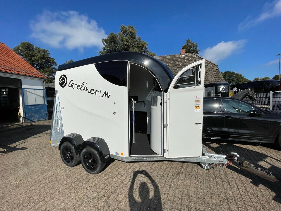 SONDERPREISE 2-PFERDEANHÄNGER CARELINER M SATTELKAMMER ALU 100KM in Bremen