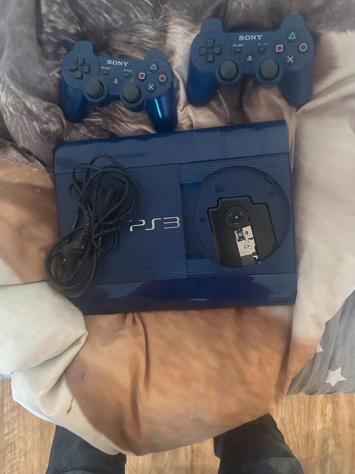 PlayStation 3 Limited Edition in blau in Berlin