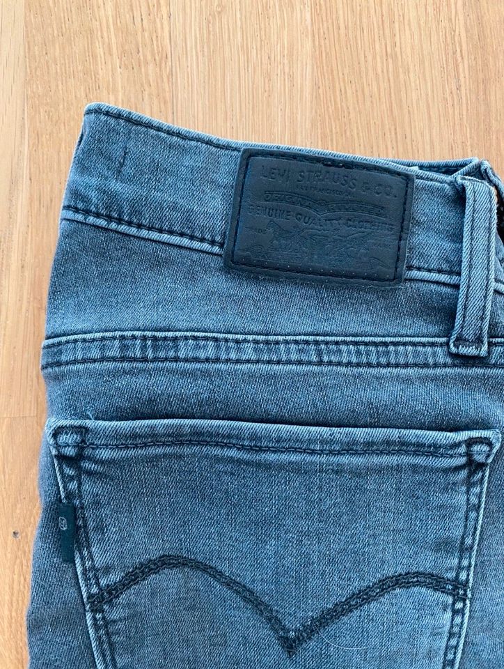 Levi’s 710 Super Skinny W26L30 in Baden-Baden