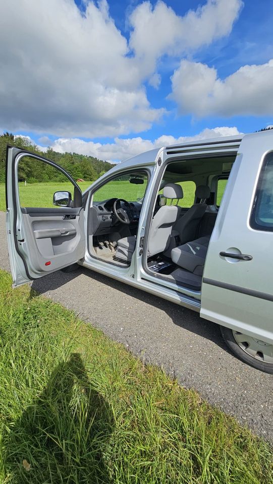 VW Caddy Life Eco fuel in Murrhardt