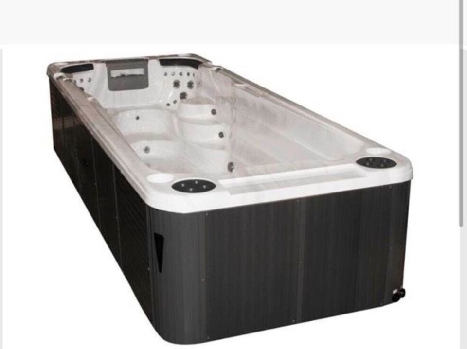 Swimspa Pool Whirlpool Aquatic 2 mit Gegenstromanlage NEU.. in Berlin