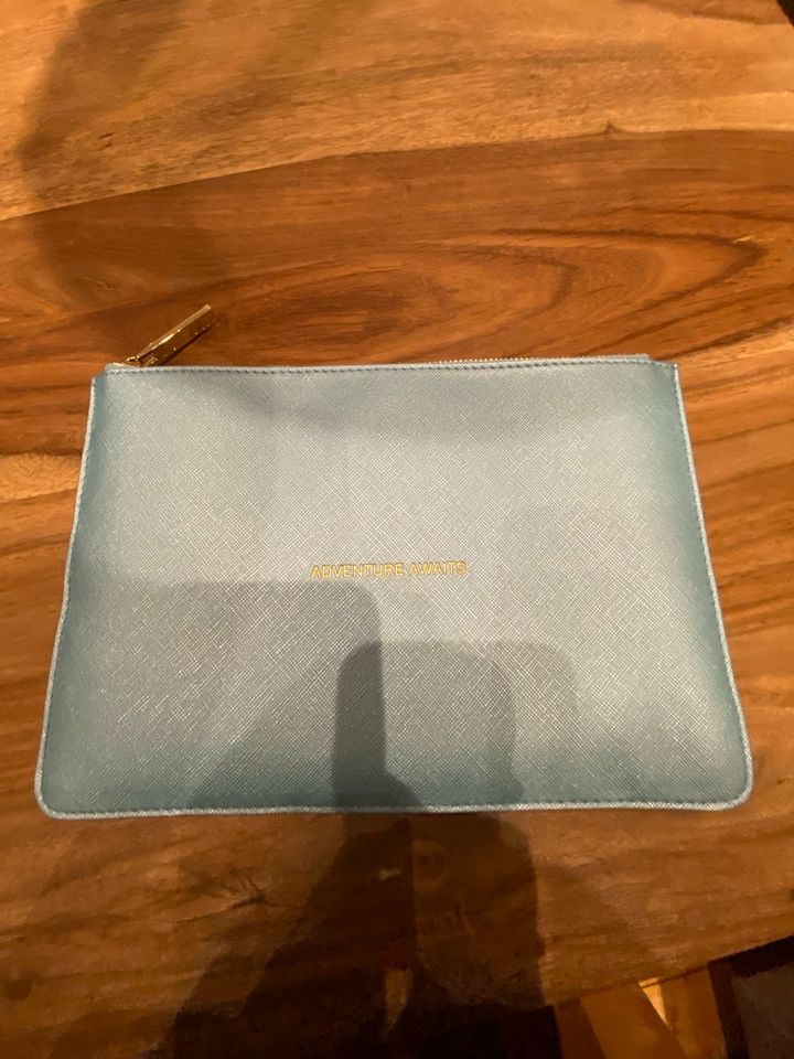 Clutch von Katie Loxton / London, neu, 15 € in Bad Nauheim