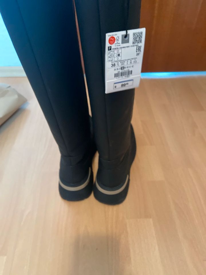 Zara Damen Leder Stiefel in Stuttgart