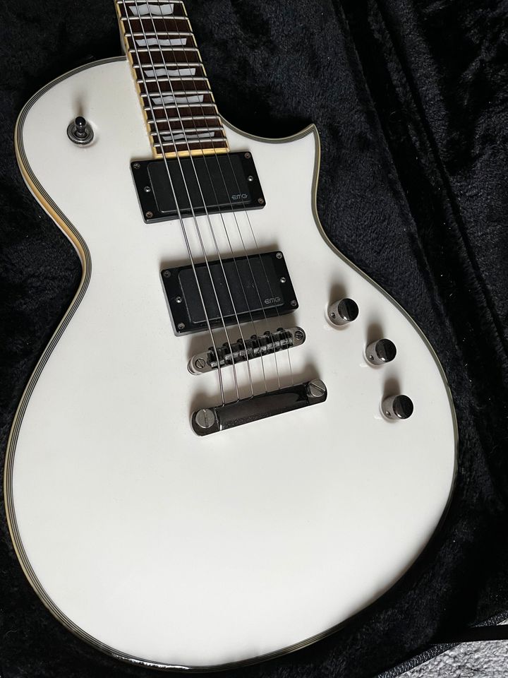 E-Gitarre ESP LTD EC401 Les Paul Aktiv mit Koffer in Preußisch Oldendorf