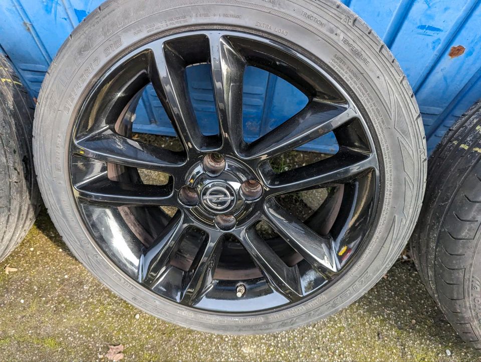 Opel Corsa D Alufelgen Opc Line 215/45 R17 Sommerreifen in Essen