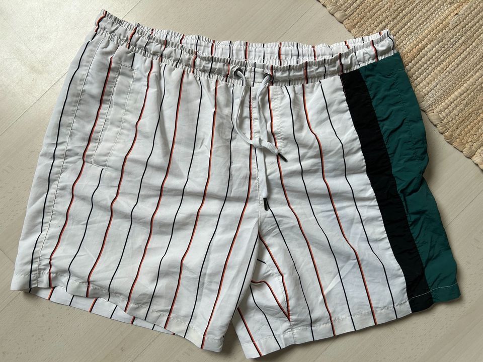 Karl Kani Swim Shorts Gr. XL in Lollar