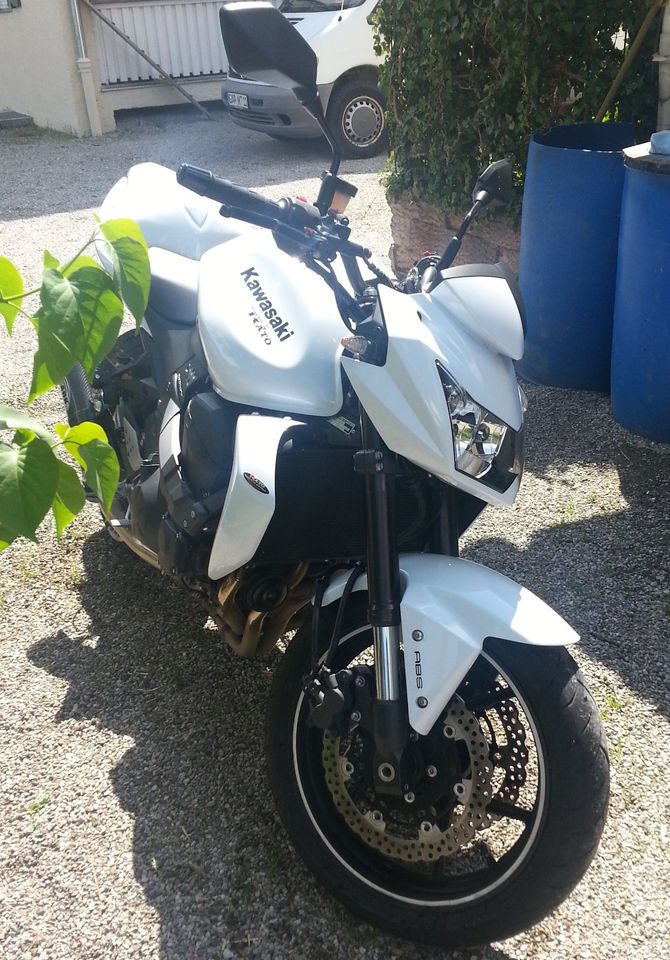 Kawasaki Z750 Weiß/Perlmutt in Oberau