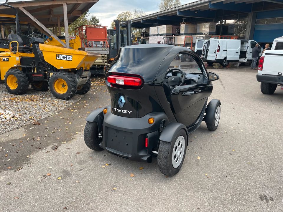 Renault Twizy Elektroauto 1 Hand Inclusive Batterie 3900 km in Westerheim