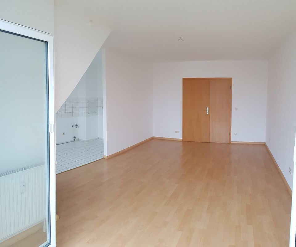 2 Raum Wohnung mit Balkon, Stellplatz  & 500€ IKEA Gutschein zum Einrichten in Wittgensdorf