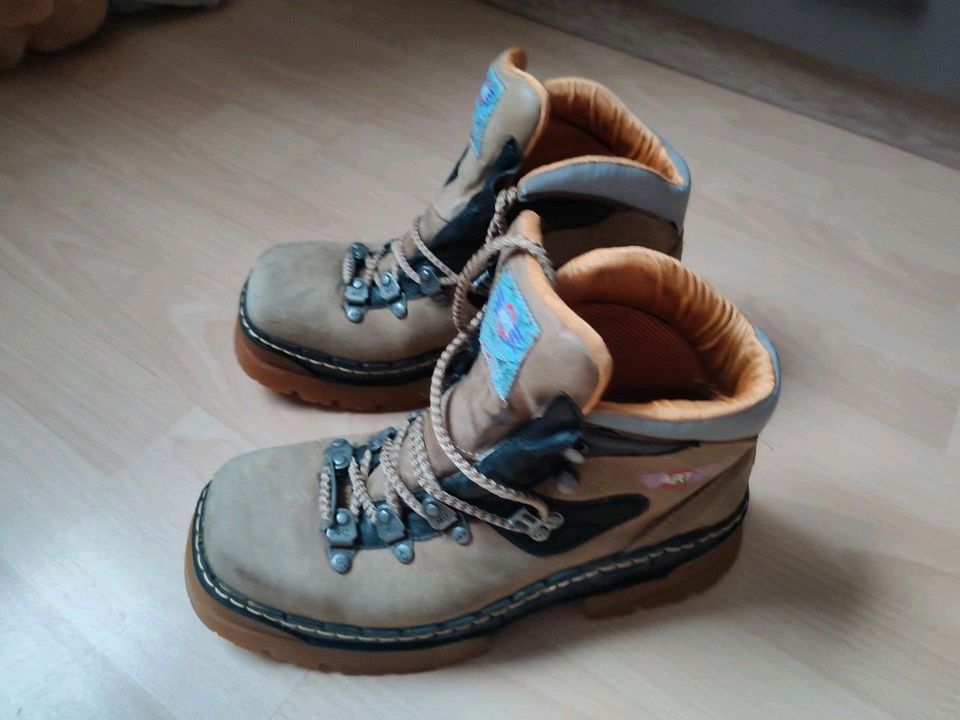 Retro Vintage Echt Trekking Personal Boots Alpine The Art in Völklingen