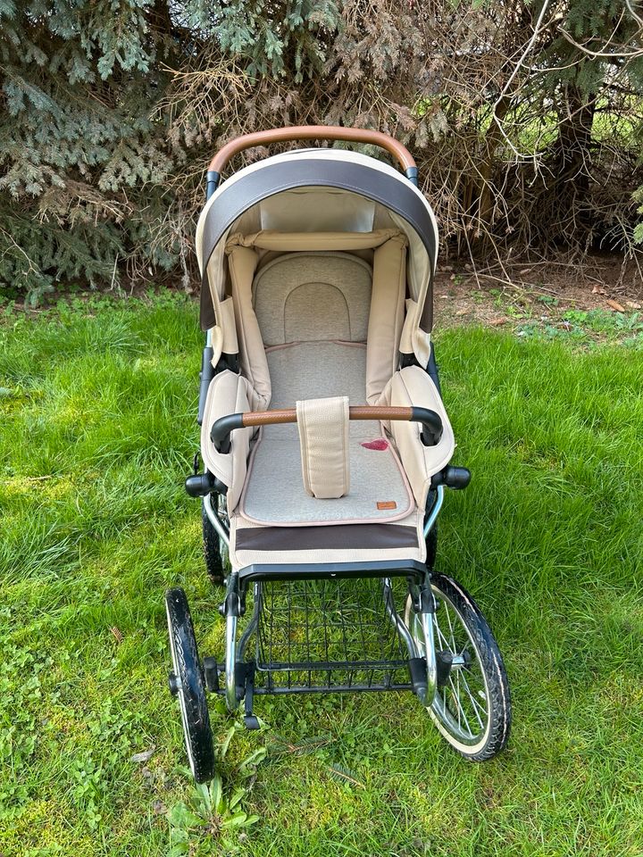 Kinderwagen mit Babyschale & Sportaufsatz in Nobitz