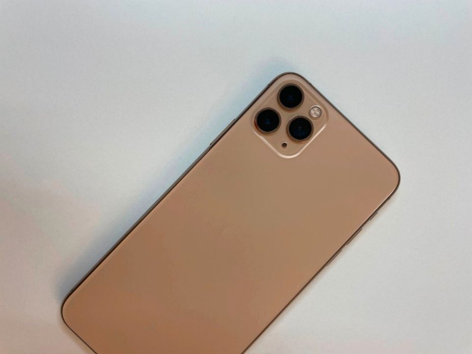 Apple iPhone 11 Pro Max: Top-Smartphone zum Sparpreis - Aufbereitetes & repariertes iPhone 11 Pro Max: Volle Funktionsgarantie für 12 Monate -Refurbished iPhone 11 Pro Max Jetzt in Hamburg kaufen in Hamburg