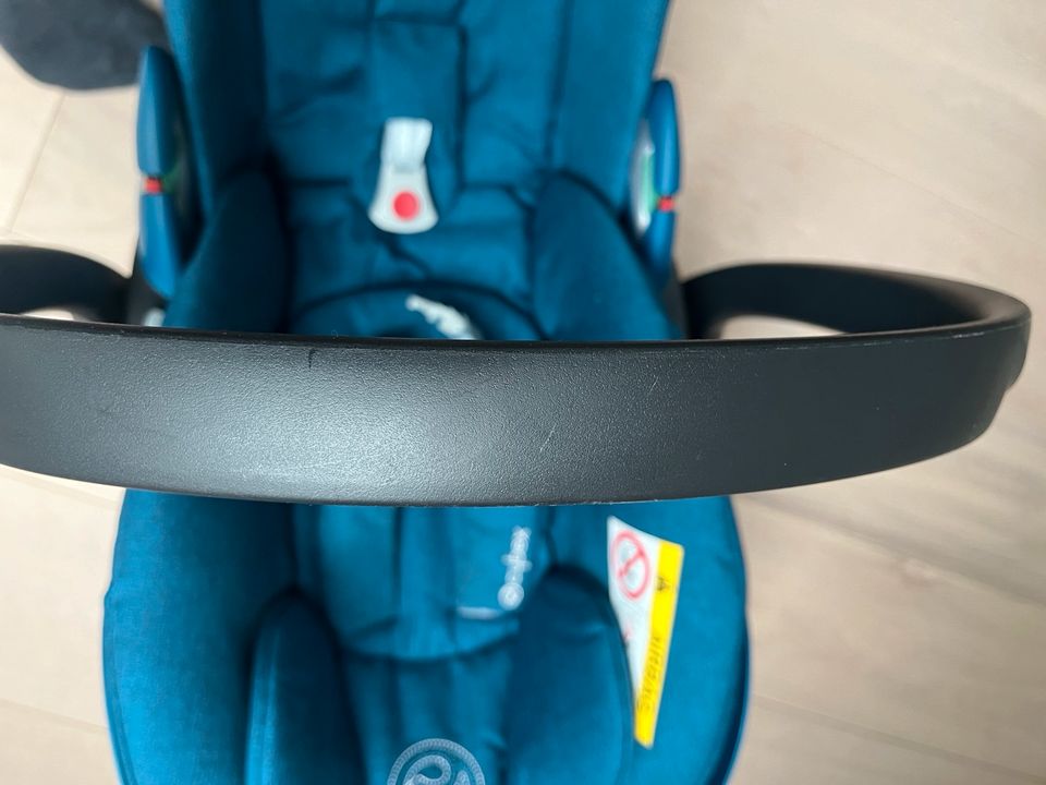 Cybex Cloud Z2 i-Size Plus Babyschale mit Zubehör in Kempen