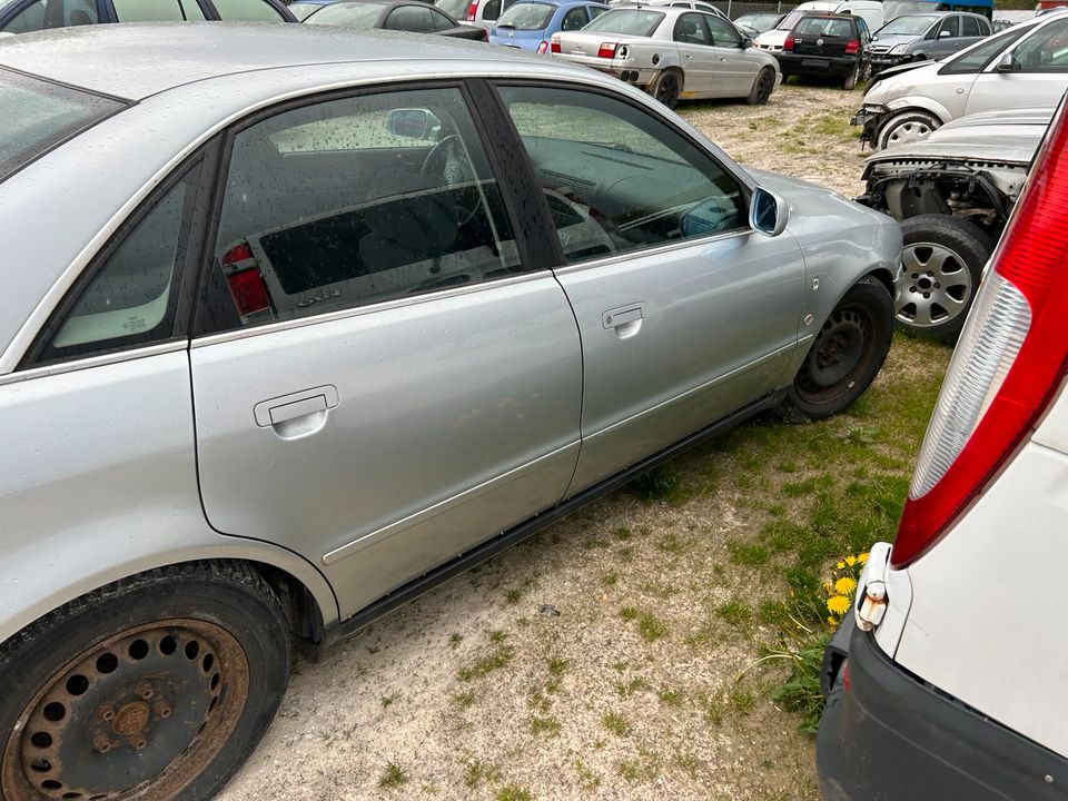 Audi A4 B5 VFL 2.6 V6 Schlachtfahrzeug Teileverkauf in Idar-Oberstein