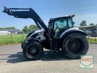 VALTRA T174e A mit Frontlader , erst 1250 Bh. Nordrhein-Westfalen - Ratingen Vorschau