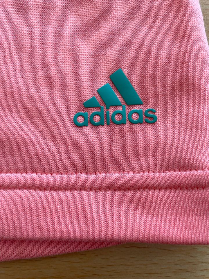 NEU in Gr. 140: Sportliches Adidas Jerseykleid mit Kapuze in Grünstadt