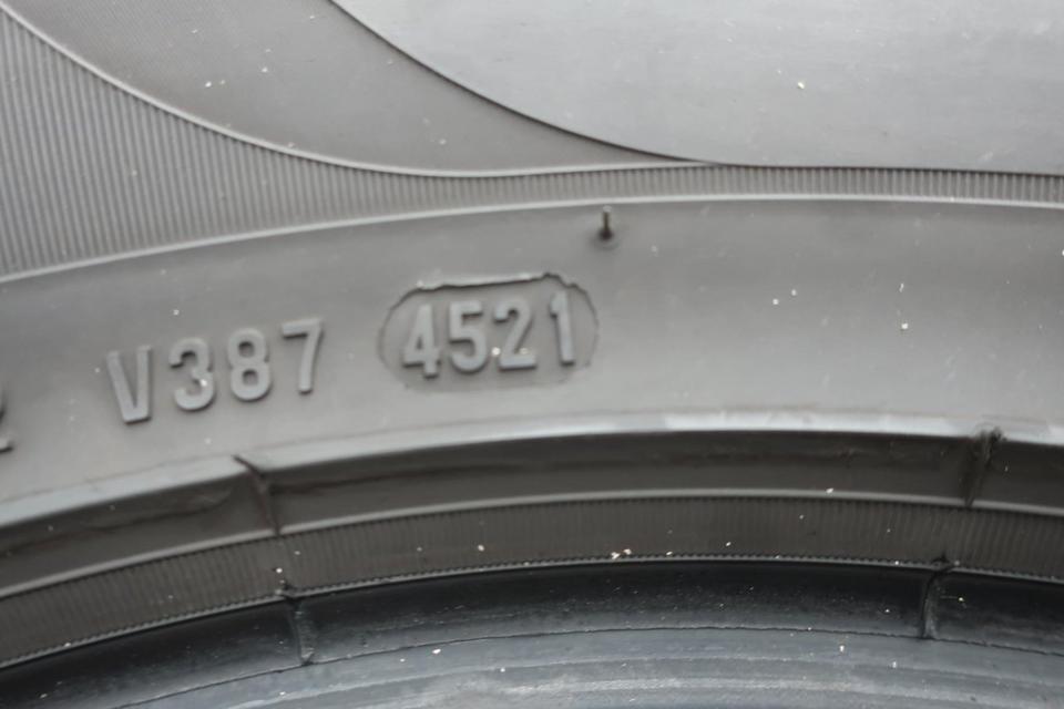 2x Winterreifen Reifen Pirelli Scorpion Winter 235/65 R17 | 104H in Koblenz