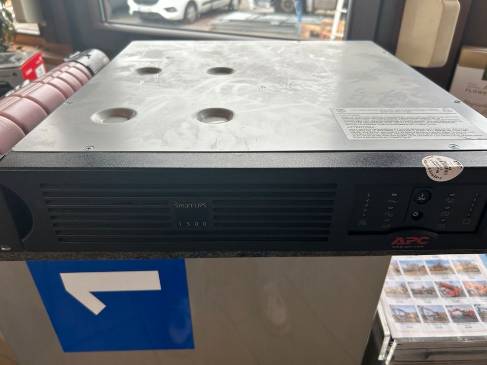 APC Smart UPS SUA750RMI2U SV-Anlage in Reutlingen