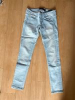 GUESS Jeans Jegging Skinny Gr. 27 hellblau Kr. Passau - Passau Vorschau