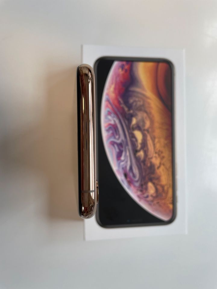 iPhone XS 64 GB gold in Blankenheim