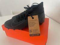 Nike Fußballschuhe Gr. 38.5 Niedersachsen - Cuxhaven Vorschau