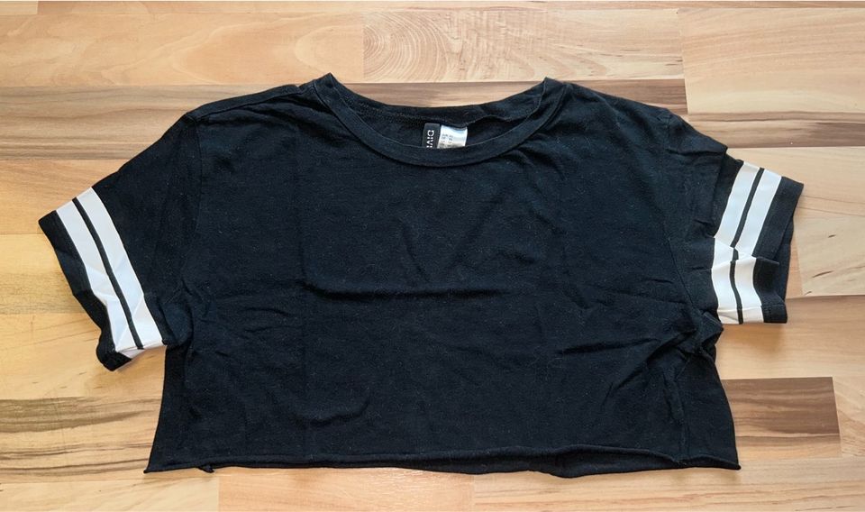 T-Shirt, kurz, schwarz, Gr. XS H&M in Potsdam