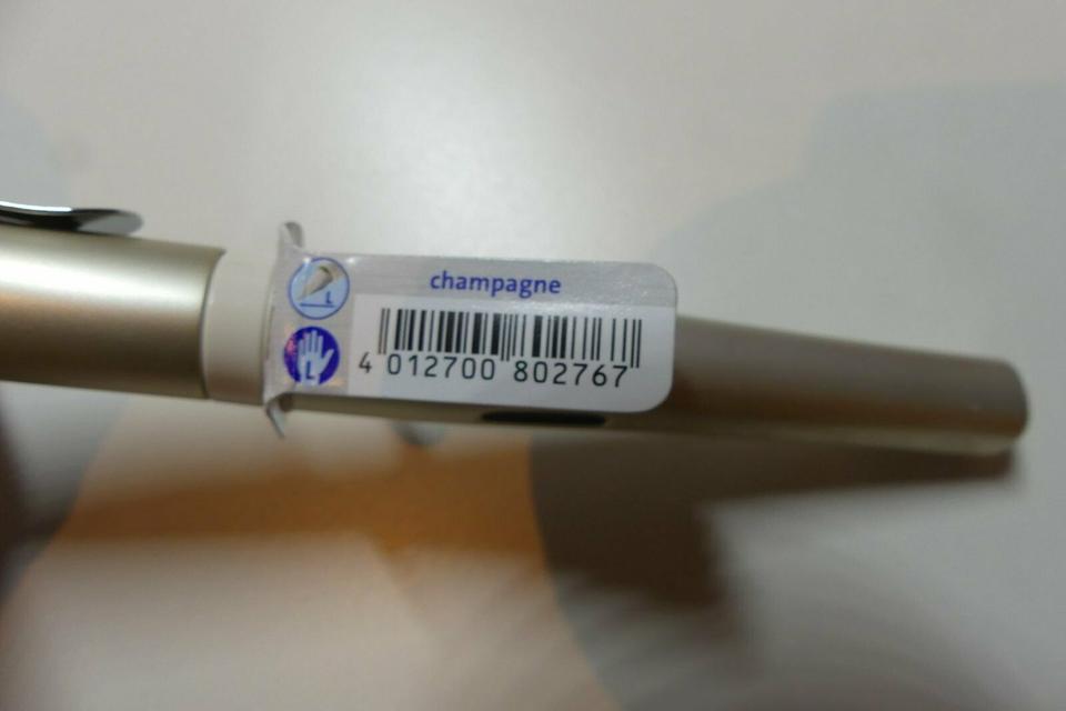 Pelikano Up Füller champagner Feder M für Linkshänder | NEU in Delmenhorst