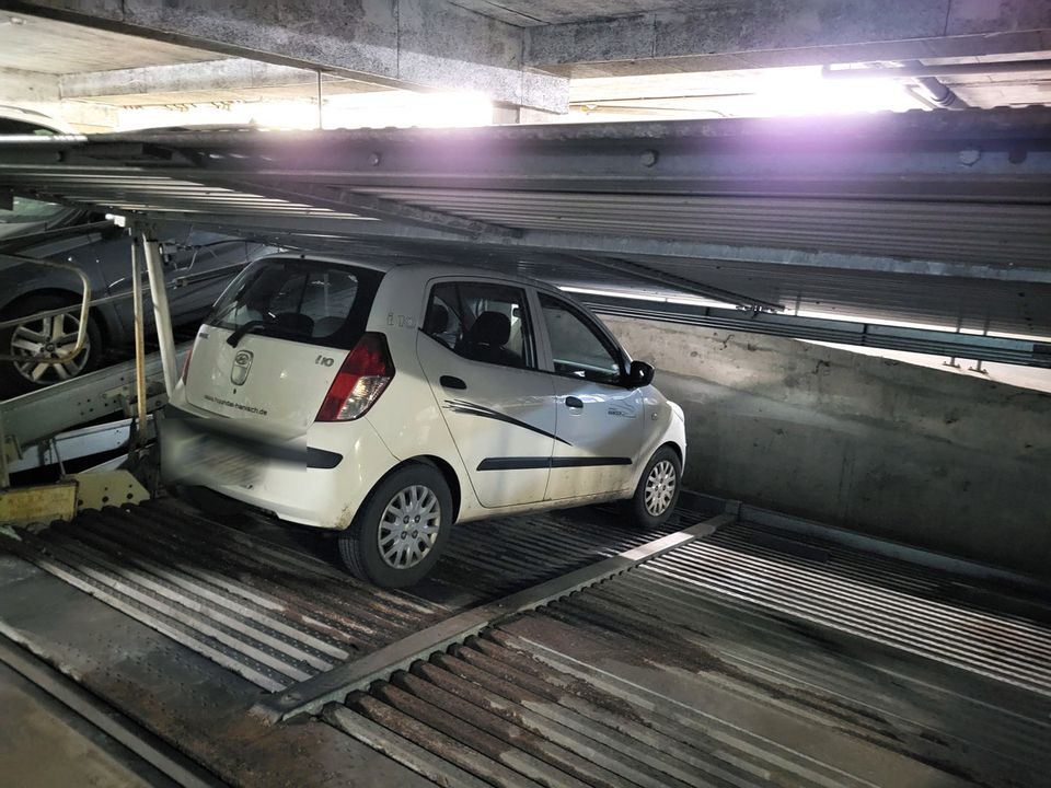 Tiefgaragen Stellplatz in Dresden-Blasewitz, Altenberger Platz zu vermieten in Dresden