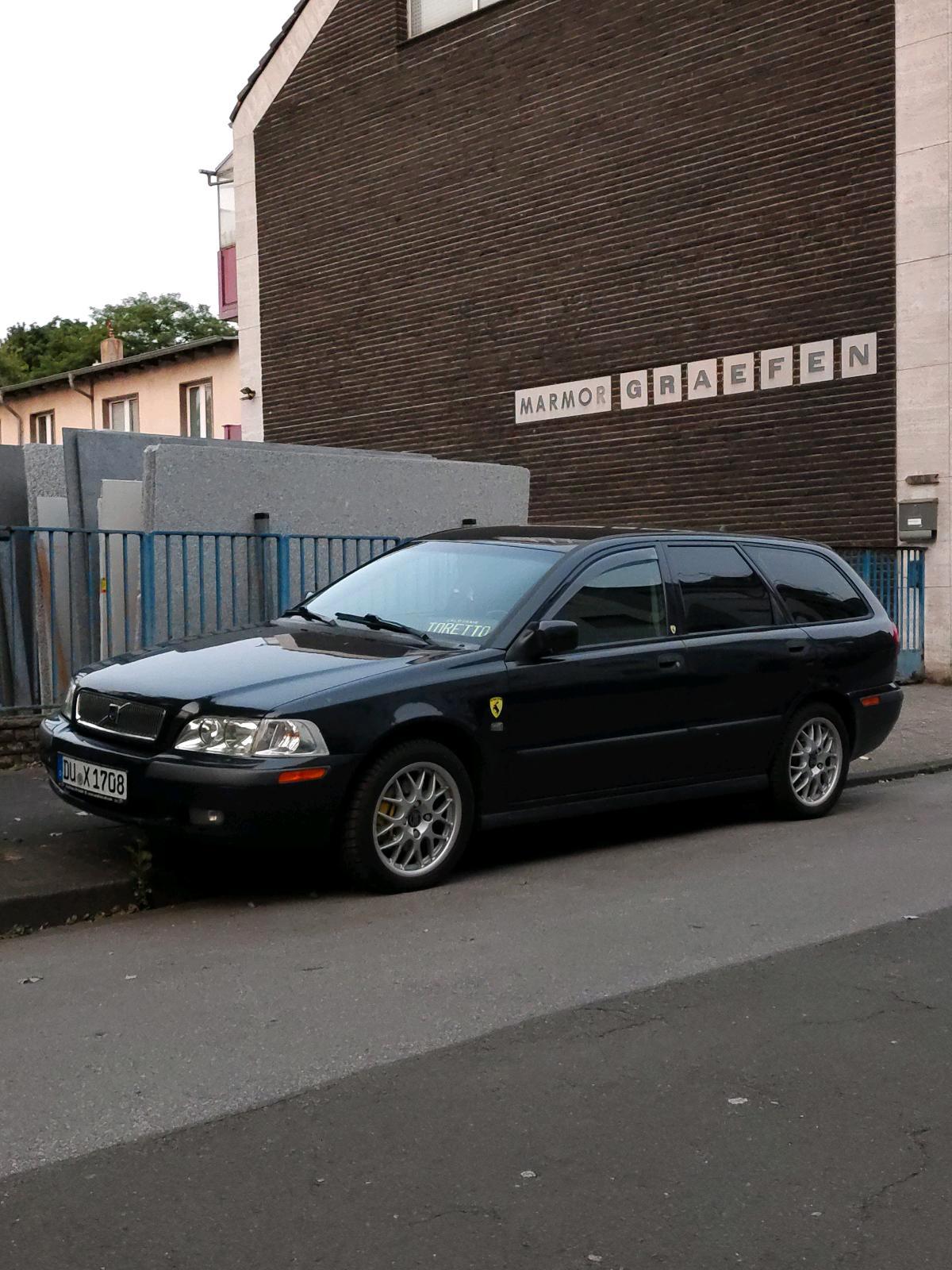 Abbildung des Autos VOLVO V40 T4 200PS, TÜV …