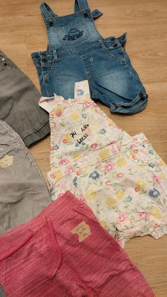 Kleiderpaket Baby Mädchen Gr. 74 in Weener