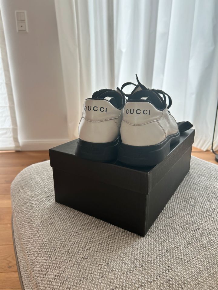 GUCCI - weiße Sneaker Größe 38,5 in Hamburg