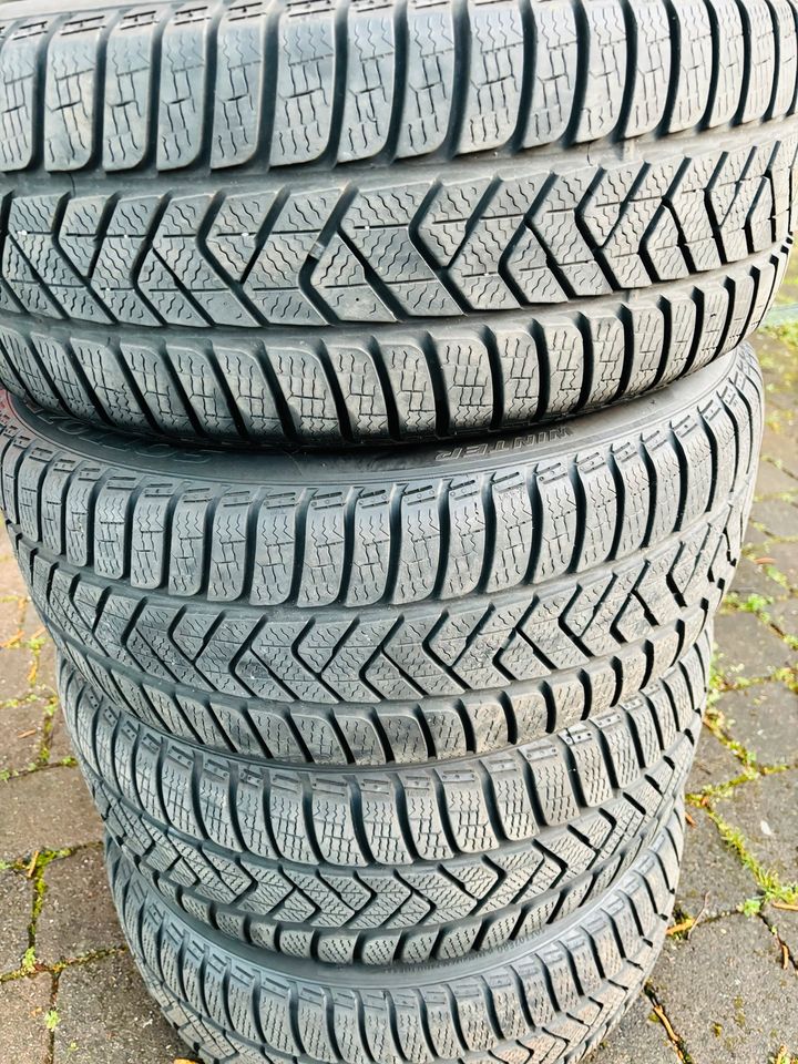 Pirelli Winterreifen 225/45R18 in Hannover