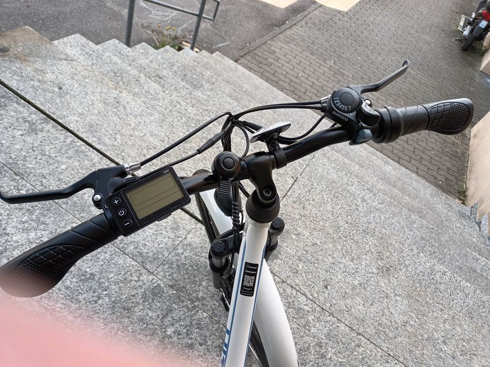 E-Bike Damen 26 Zoll Alu 7-Gang Narbenschaltung in Stockach