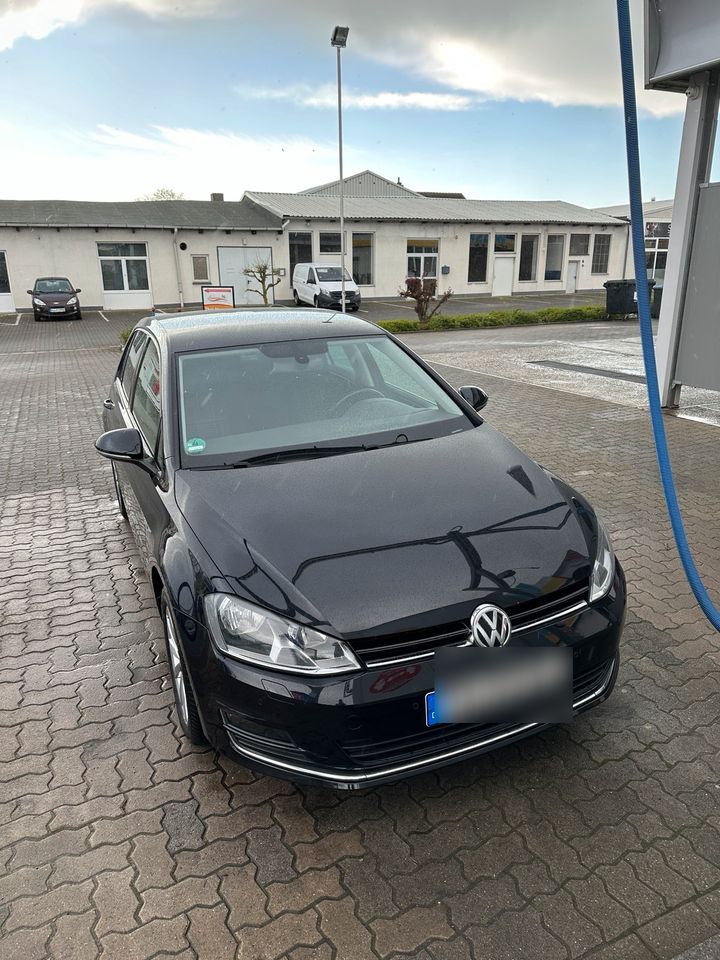 Volkswagen Vw Golf 7 1.2 sehr guten Zustand, TÜV neu! in Wunstorf