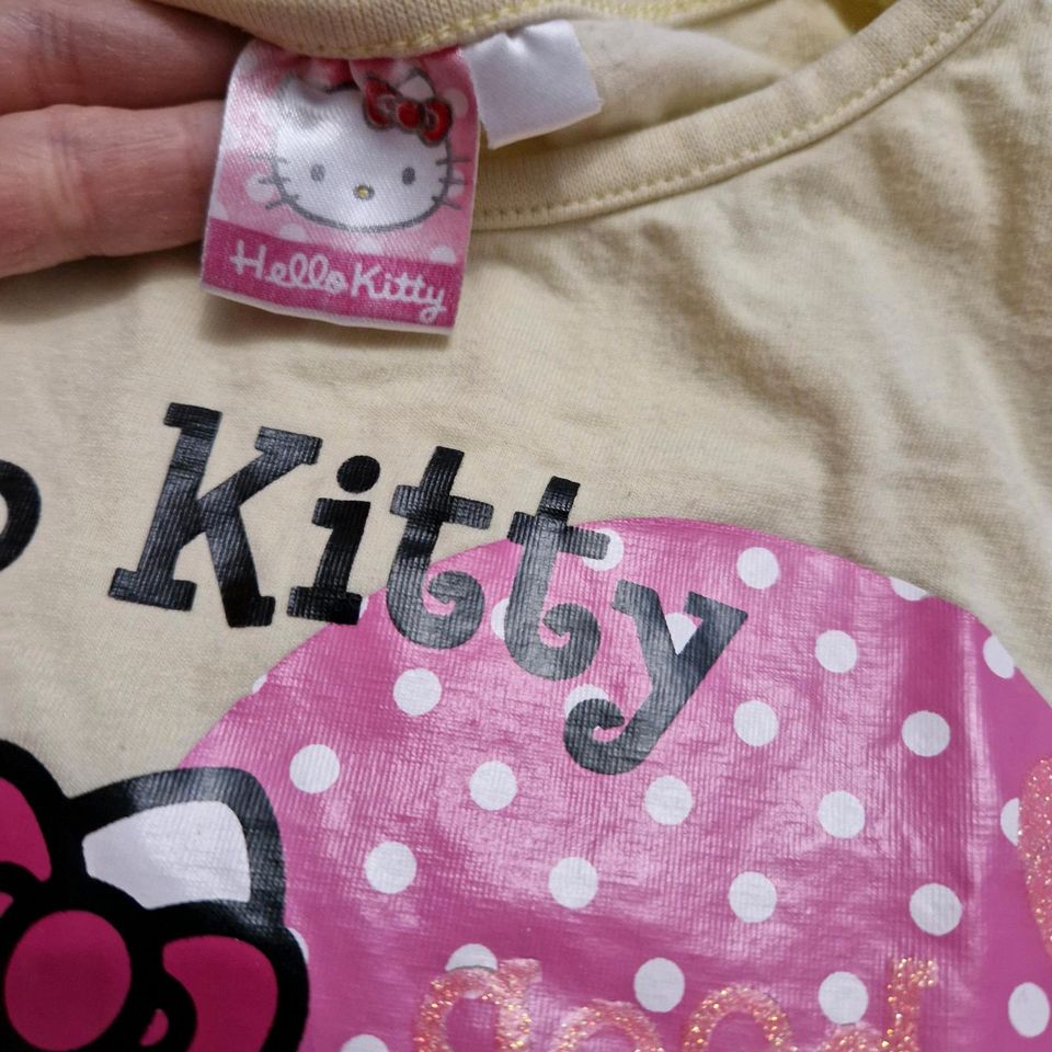 T-Shirt Größe 104 Hello Kitty in Eggolsheim