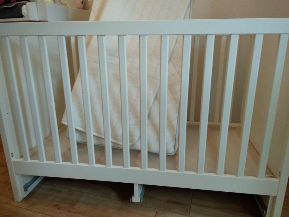 IKEA Stuva Kinderbett/Babybett mit Matraze, 2-farbig in Dresden