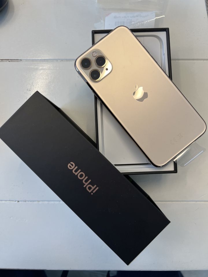 NEU: iPhone 11 PRO - Gold - 256 GB - Akku / Batterie 100% in Braunschweig