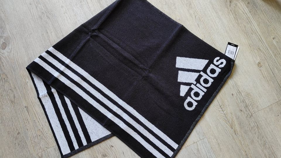 Adidas Handtuch schwarz weiß neu Towel 50 x 100 cm in Hessen - Kassel |  eBay Kleinanzeigen ist jetzt Kleinanzeigen
