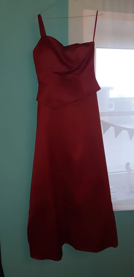 rotes langes Kleid in Oberhaid