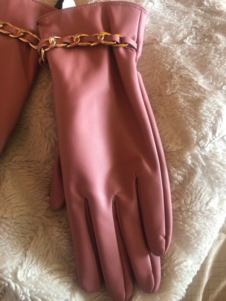 Handschuhe, Leder, rosa mit goldenen Kettchen, Neu. in Hamburg