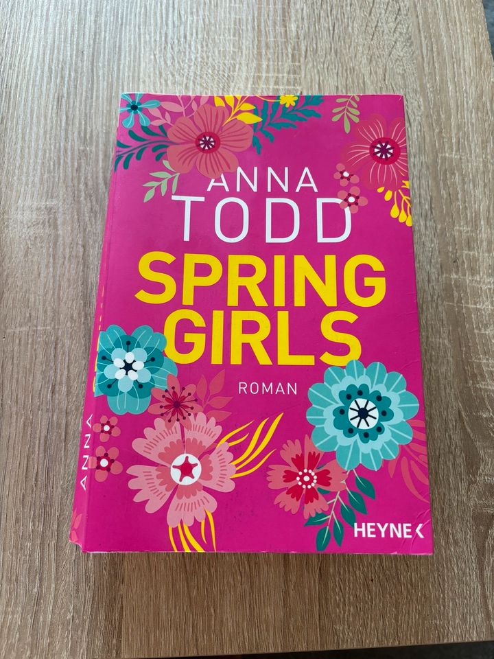 Buch Spring Girls von Anna Todd in Steffeln