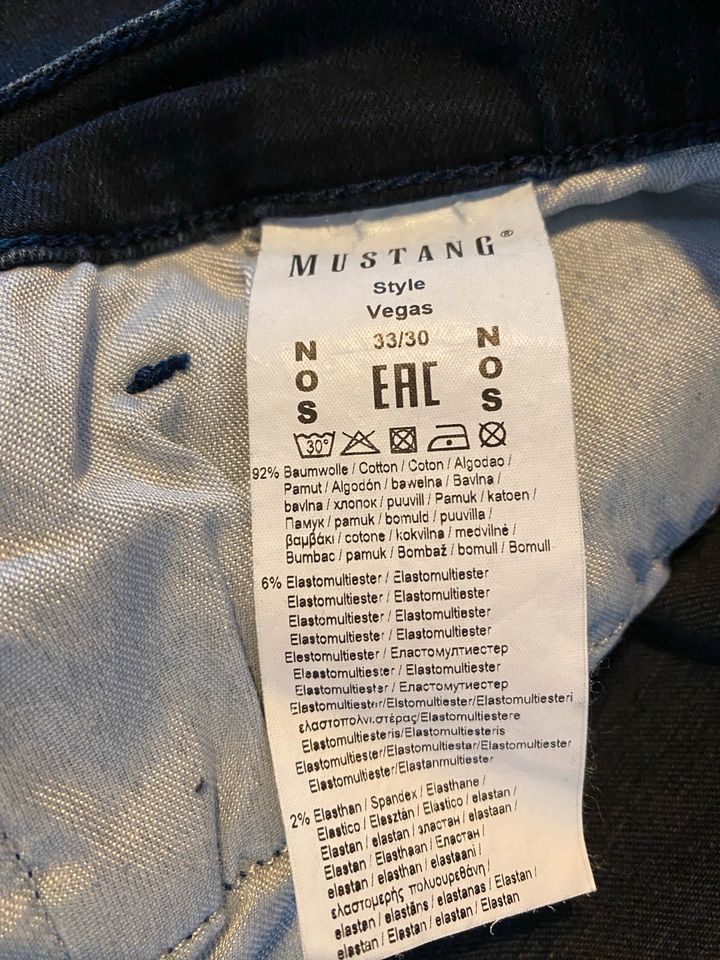 Mustang Jeans Herren Gr. 33/30 in Blankenburg (Harz)