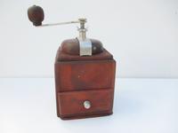 Alte braune ausgefallene DDR Kaffeemühle mit Kurbel aus Holz Bayern - Amorbach Vorschau