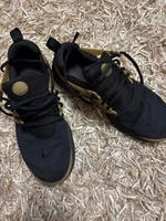 Nike Gr. 38,5 Schwarz/Gold Mecklenburg-Strelitz - Landkreis - Neustrelitz Vorschau