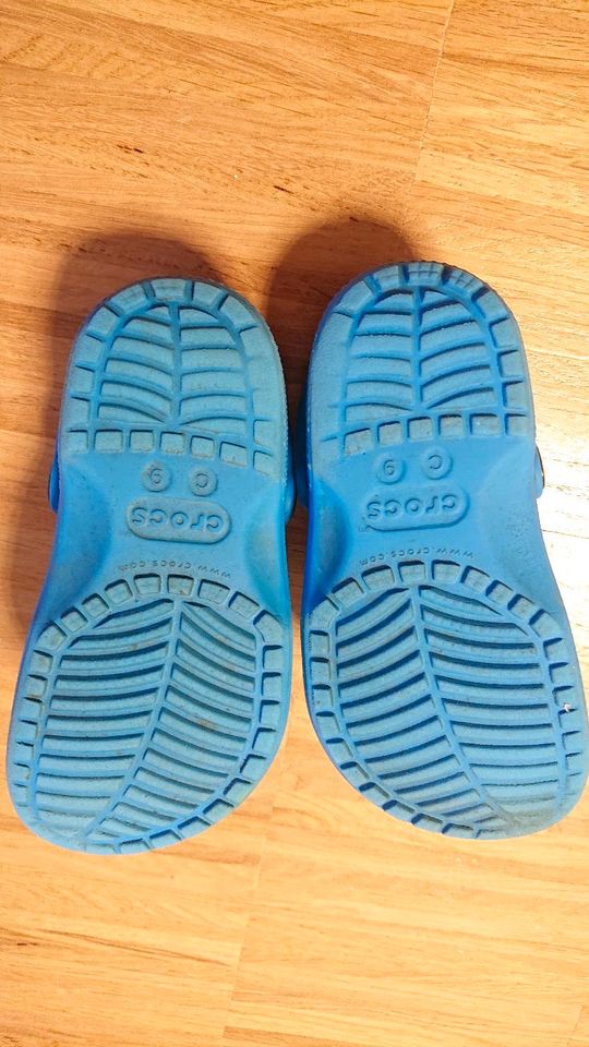 Crocs c9 Gr 25-26 clogs Schuhe gartenschuhe Sandale in Roth