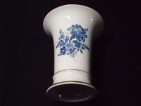 Meissen Blumenvase, Motiv: Blaue Blumen, 3.te Wahl Hessen - Bad Vilbel Vorschau