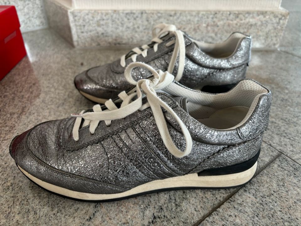 Hugo Boss Sneaker Adrienne Gr.38 Leder silber in Bönningstedt